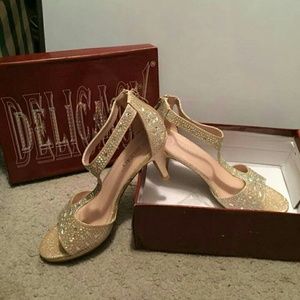 Delicacy brand formal high heals. Size 7